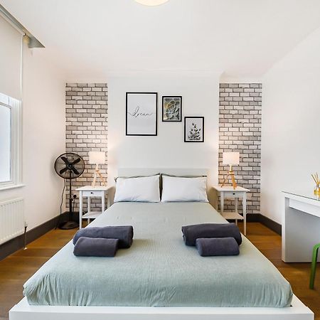 Modern One Bedroom In Fitzrovia, Central Londres Extérieur photo